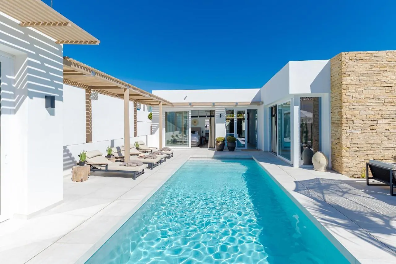 Unique & Luxurious Villa With Heated Pool, Gym & C مالقة