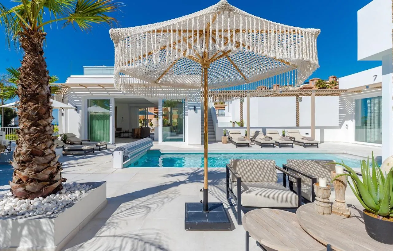 Unique & Luxurious Villa With Heated Pool, Gym & C مالقة