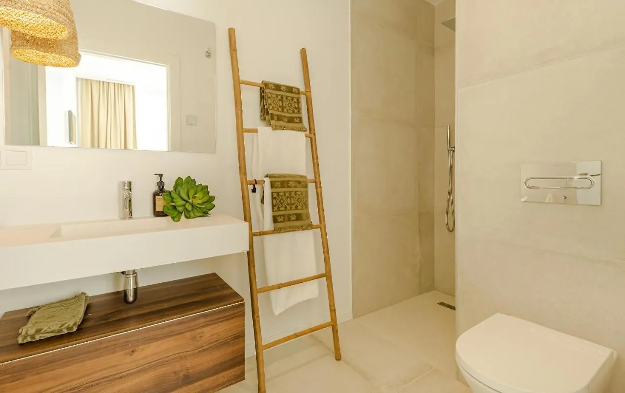 Unique & Luxurious Villa With Heated Pool, Gym & C مالقة بيت للعطل