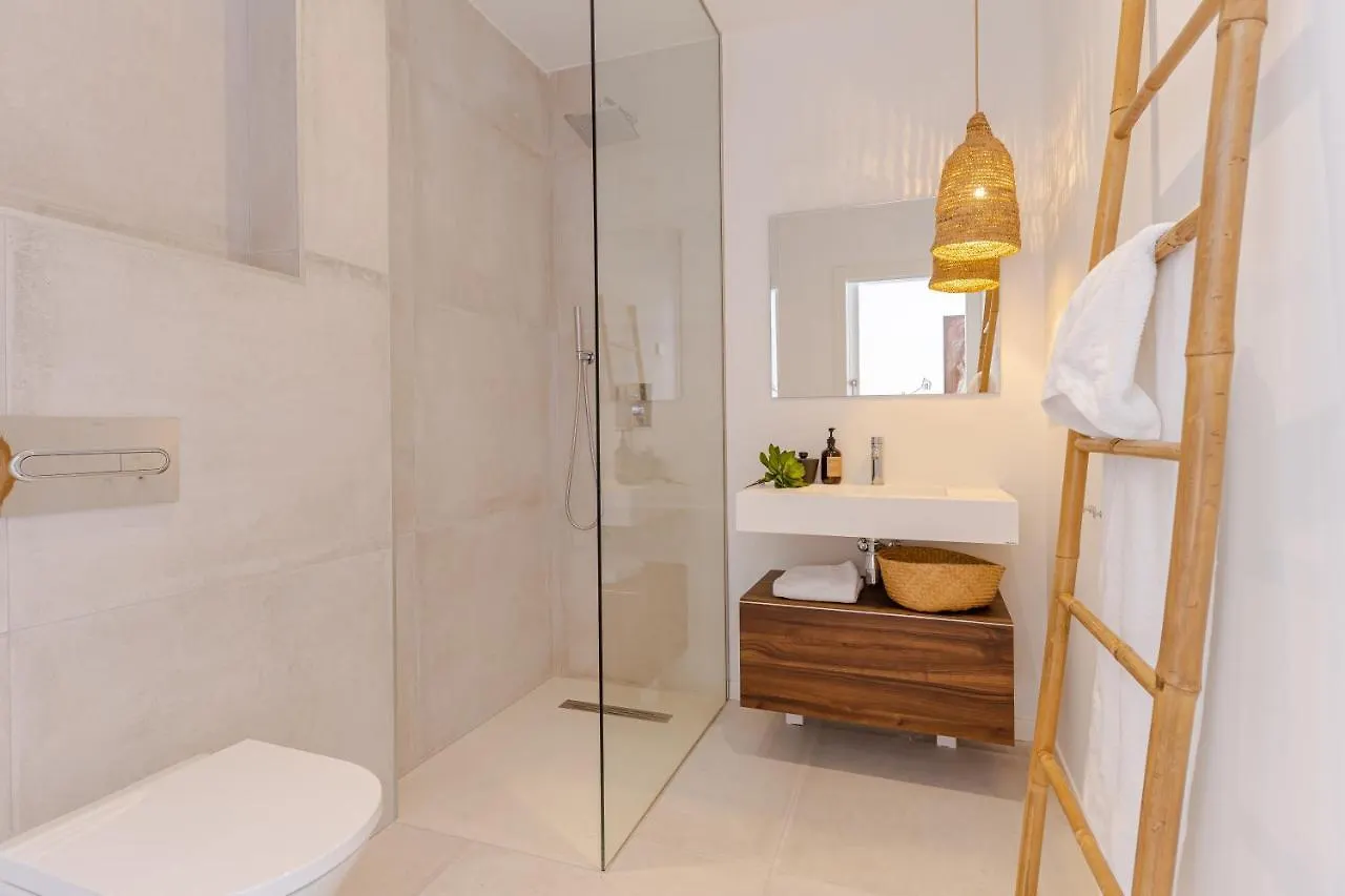 Unique & Luxurious Villa With Heated Pool, Gym & C مالقة بيت للعطل