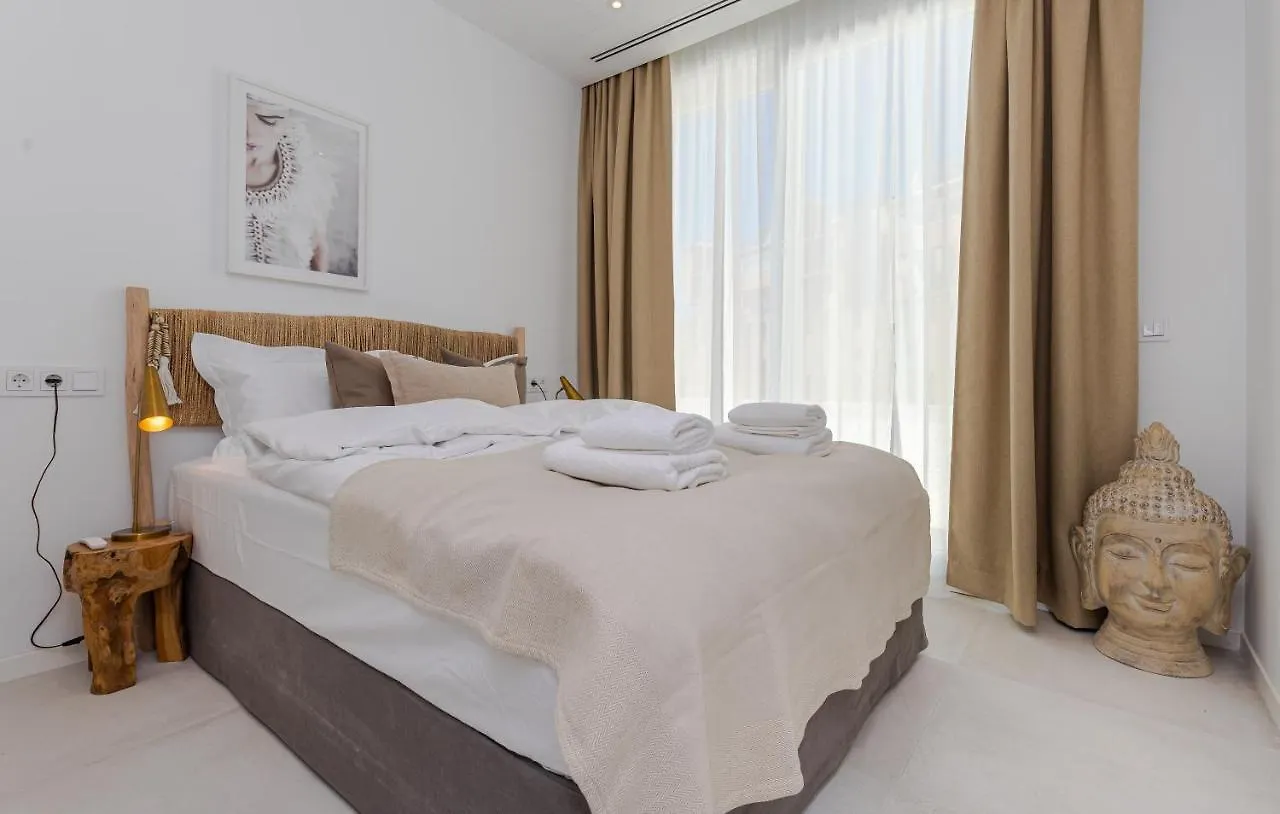 بيت للعطل Unique & Luxurious Villa With Heated Pool, Gym & C مالقة