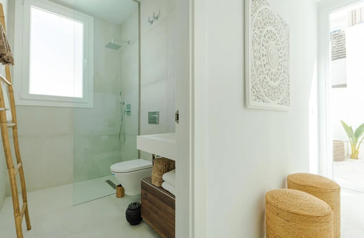 Unique & Luxurious Villa With Heated Pool, Gym & C مالقة بيت للعطل