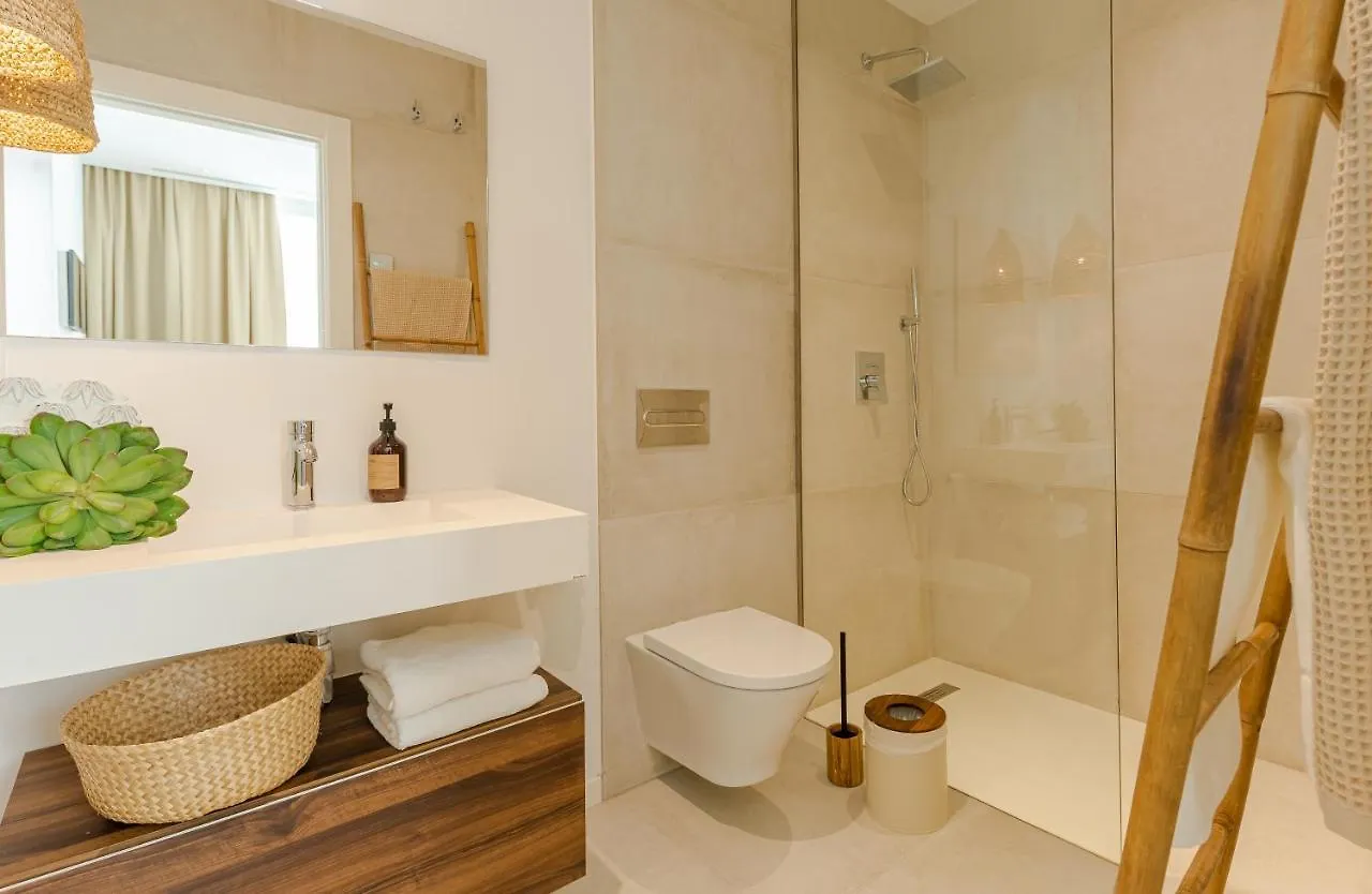 Unique & Luxurious Villa With Heated Pool, Gym & C Málaga Spagna